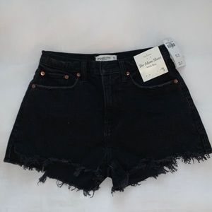 Black Mom Shorts, high rise